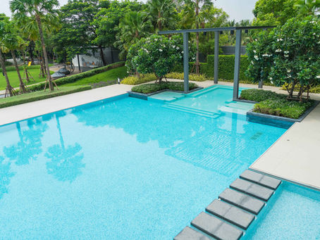 key advantages of hiring a professional swimming pool cleaning service