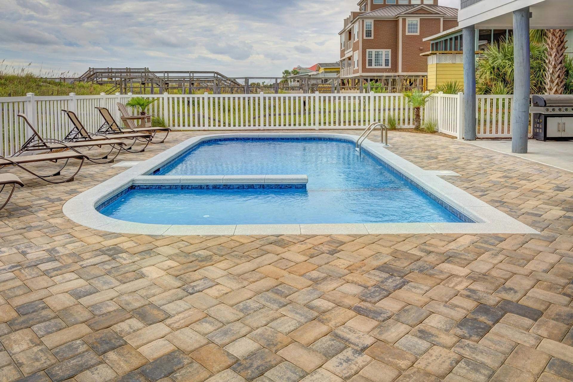 how long does it take to renovate a pool?